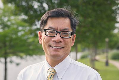Professer Quyen Chu gives back to dartmouth